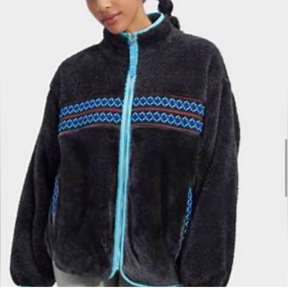 New! UGG® Women’s Marlene Sherpa Jacket Heritage Braid
Faux Fur Jacket Sz M - Picture 3 of 14